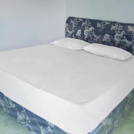 OYO 1745 Guest House Nur Aziziah Syariah 2-3